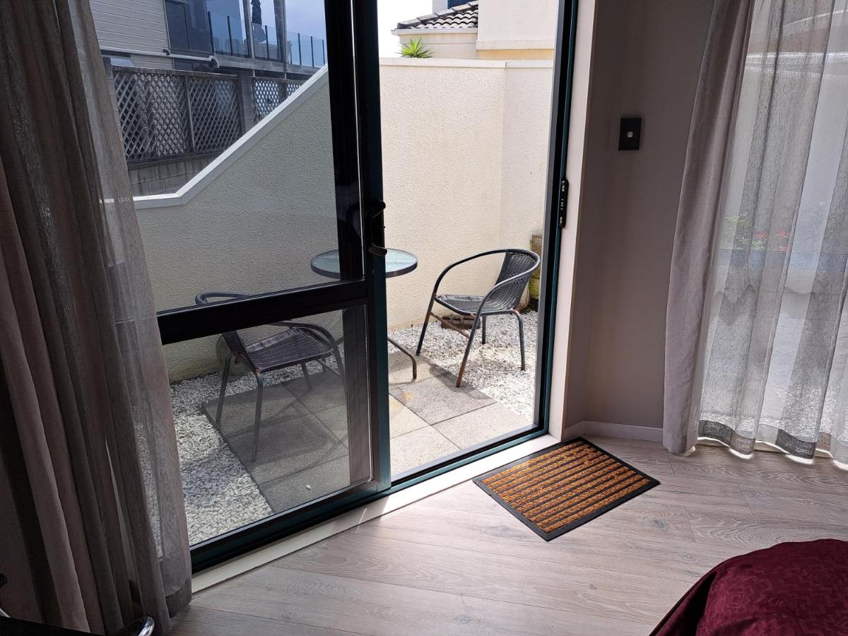 Sunbrae Beach Sanctuary free high Fibre wifi - Housity