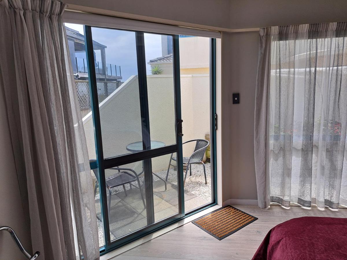 Sunbrae Beach Sanctuary free high Fibre wifi - Housity