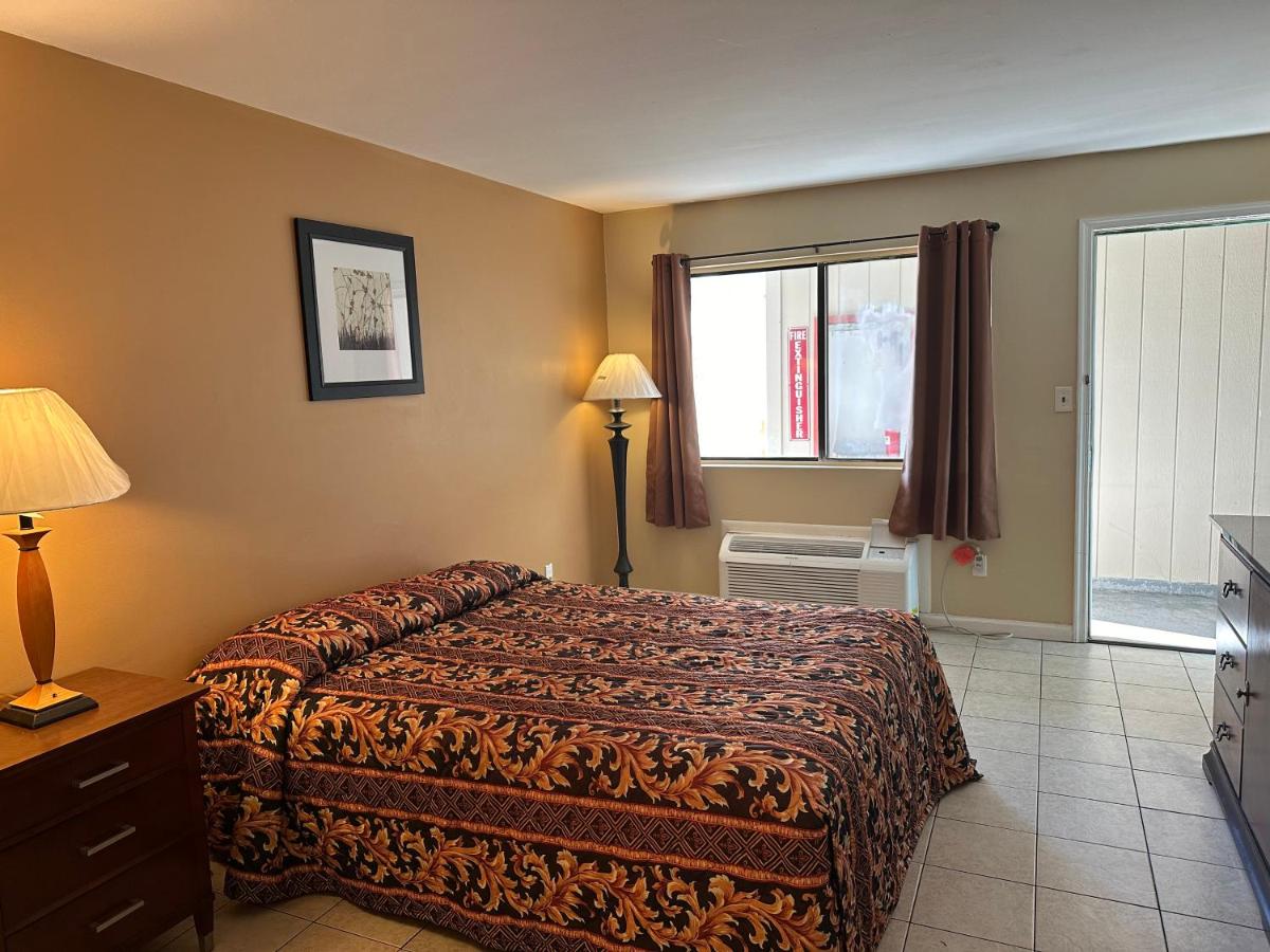 Sea Palace Motel - Housity