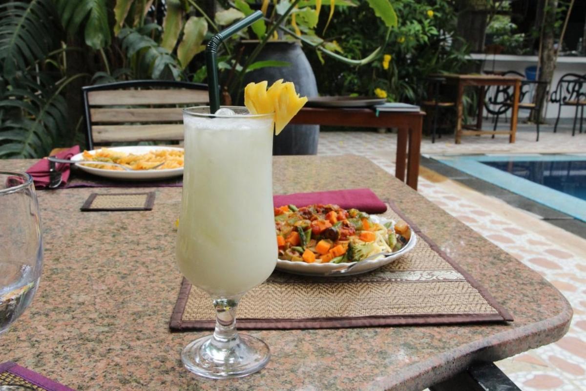 The Coconut House Hotel - Housity