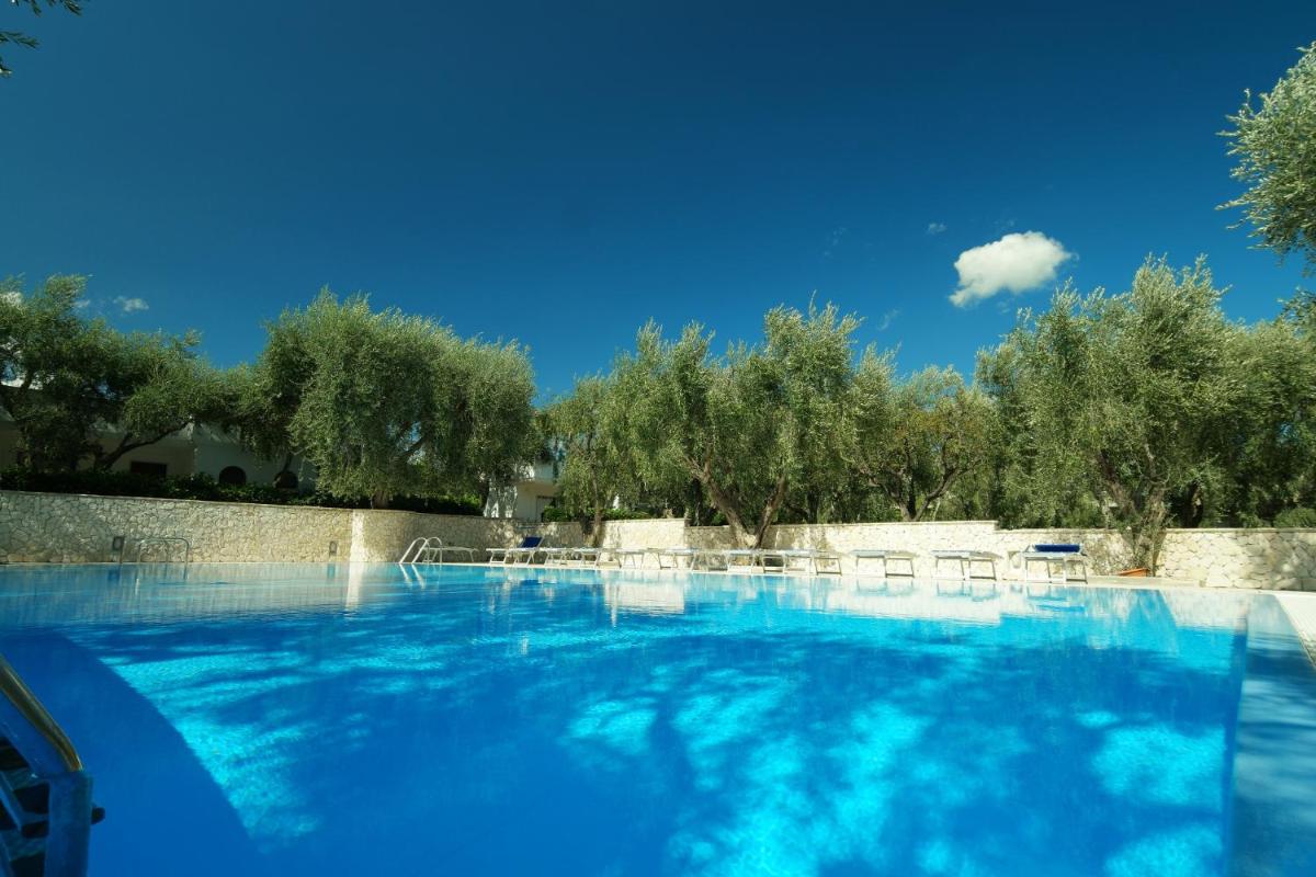 melograno Holiday Home with Swimming Pool and Private Beach - Housity