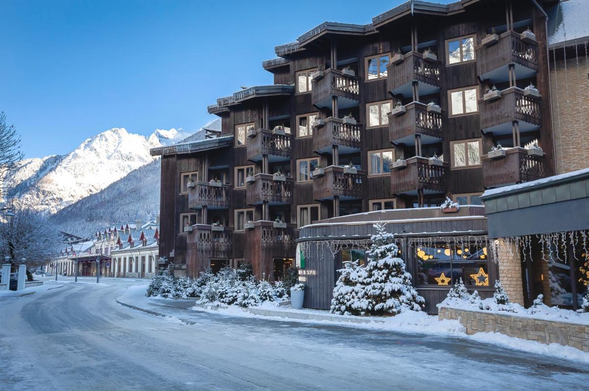 Vue générale sur la montagne ou vue sur la montagne depuis l'hôtel
