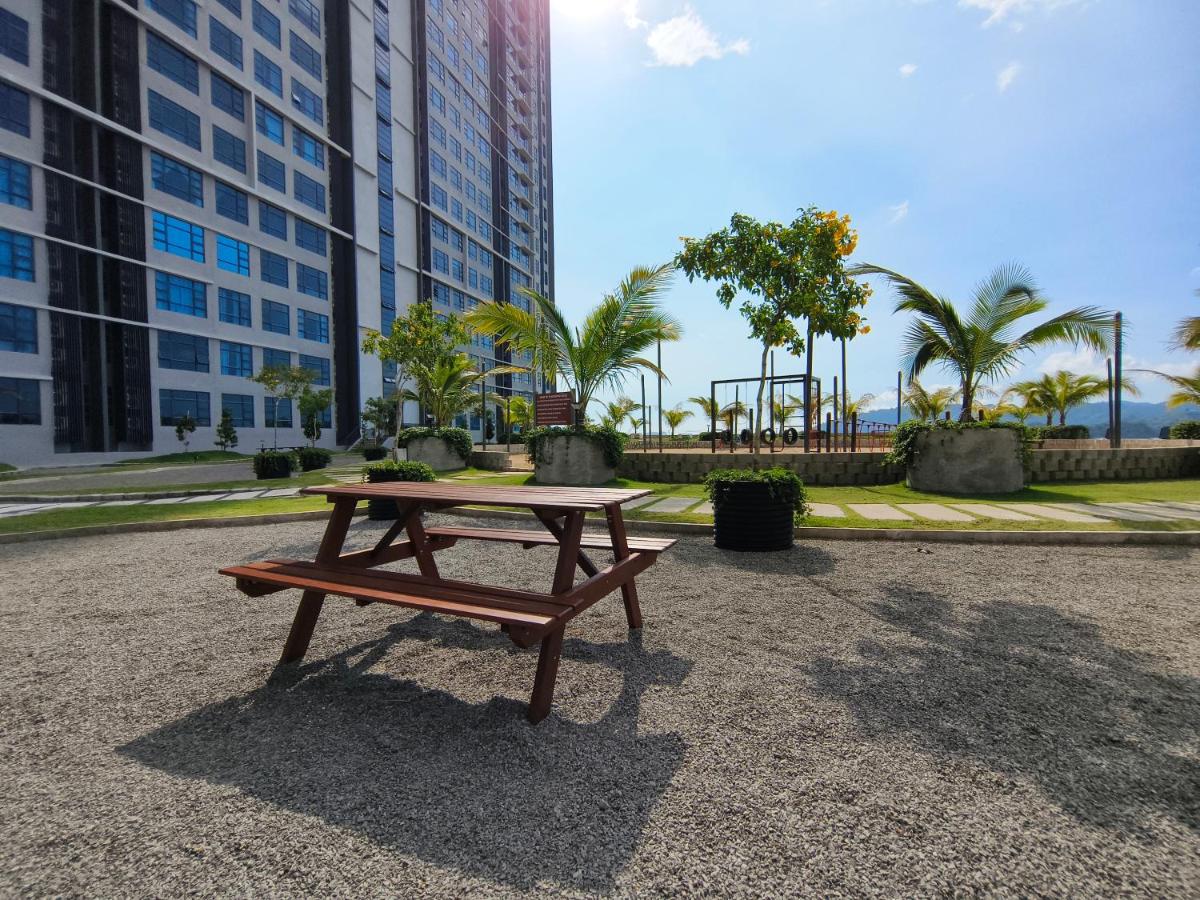 Just Chillin Waterfront - Housity