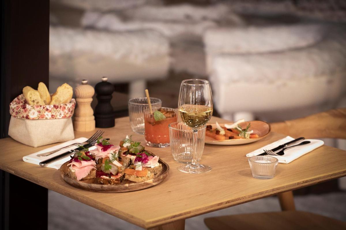 Nourriture dans l'hôtel ou à proximité