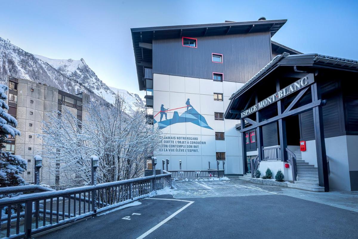 Vue générale sur la montagne ou vue sur la montagne depuis l'hôtel