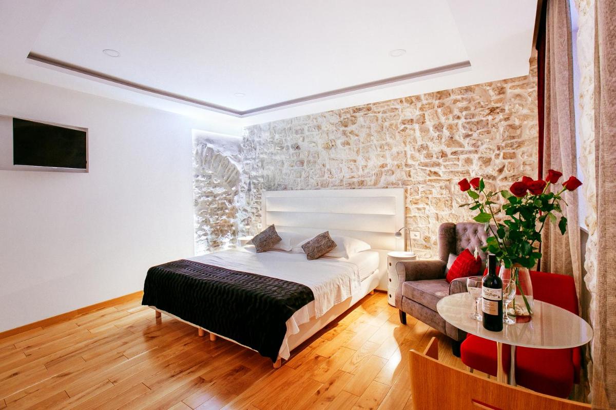 Get Split Luxury Apartment - Housity