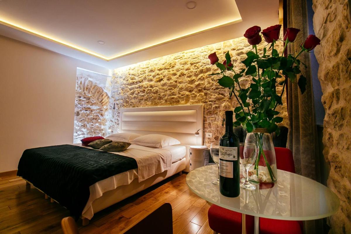 Get Split Luxury Apartment - Housity