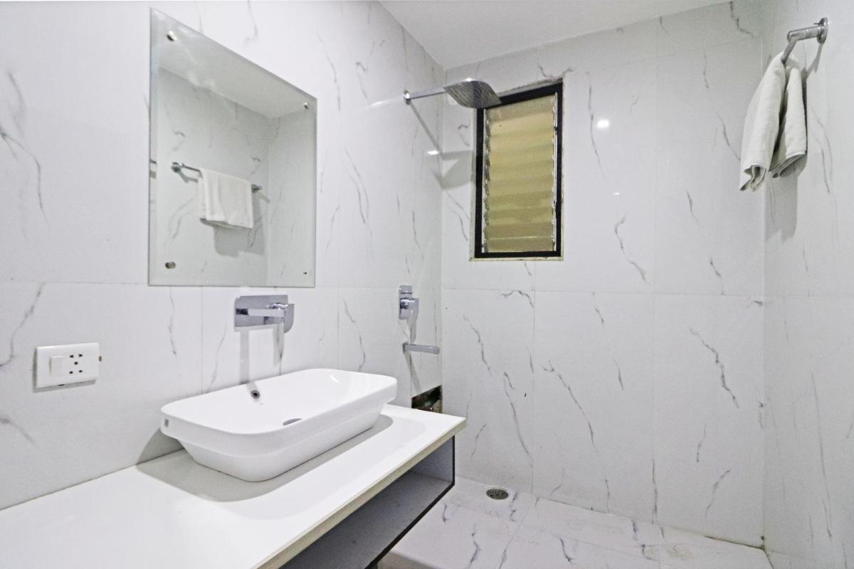 Ocean Suites Near Delhi International Airport - Housity