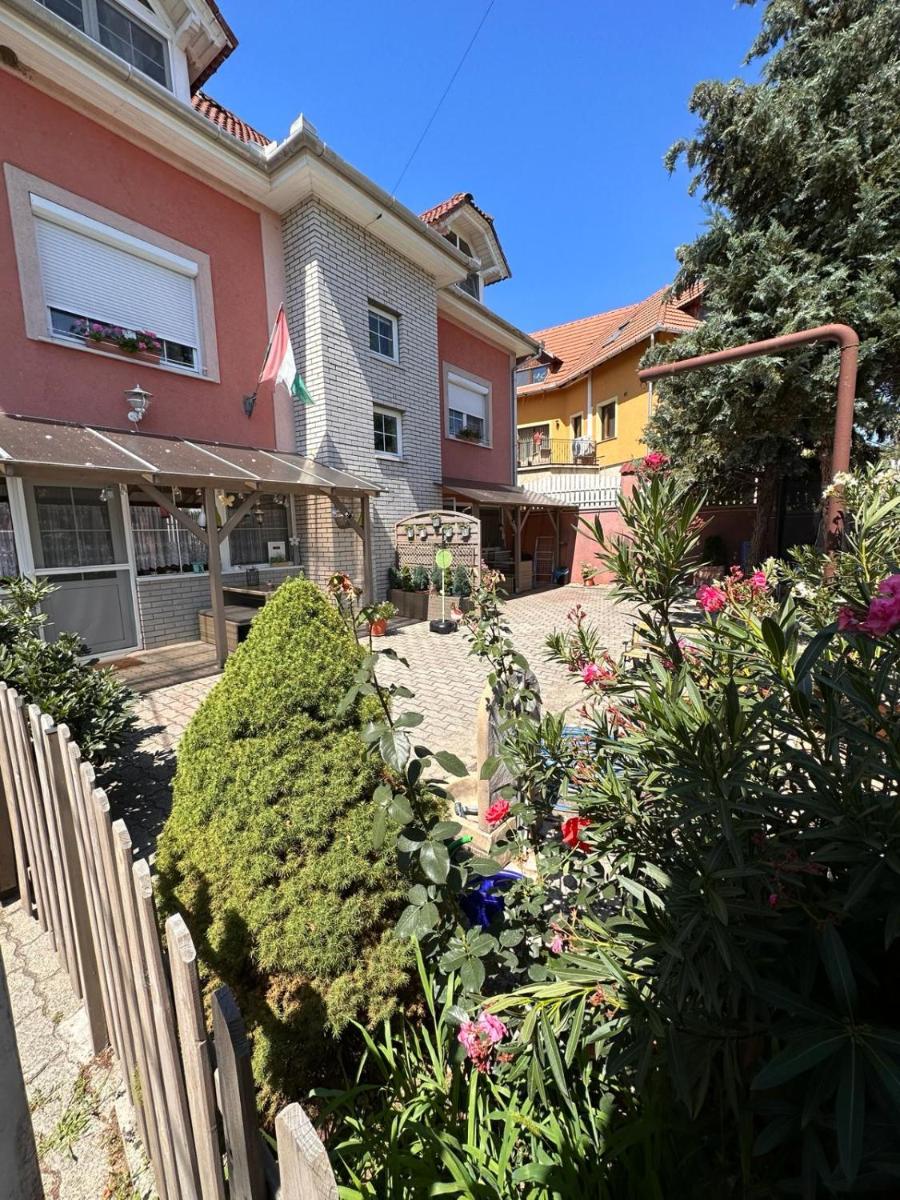 Bérc Apartman - Housity