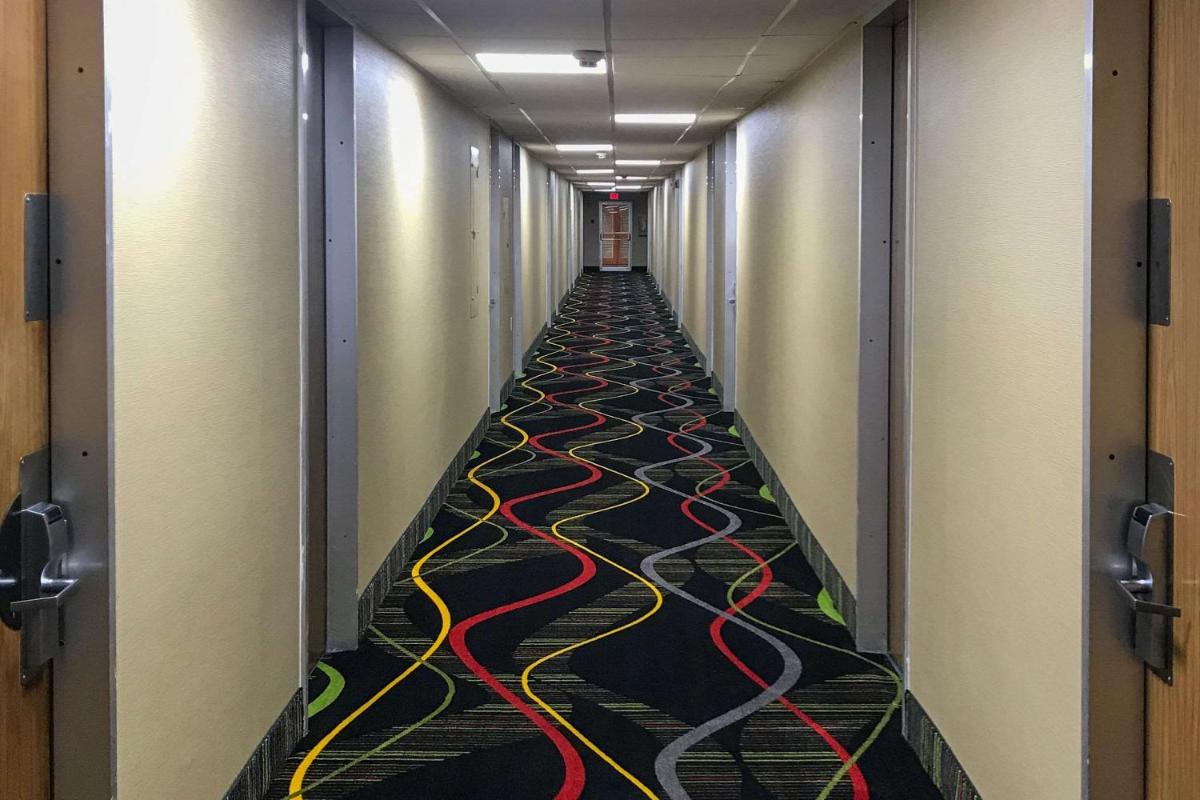 Econo Lodge - Perry National Fair Ground Area - Housity