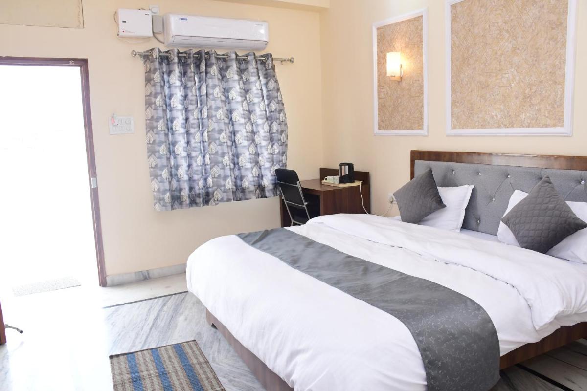 Suitetrails - SHRI NIWAAS GUEST HOUSE