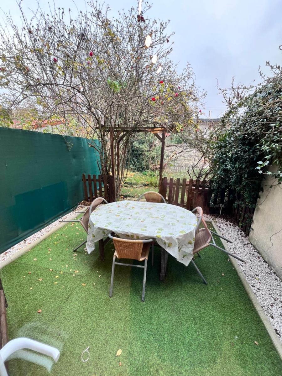 F2 avec terrasse - Housity