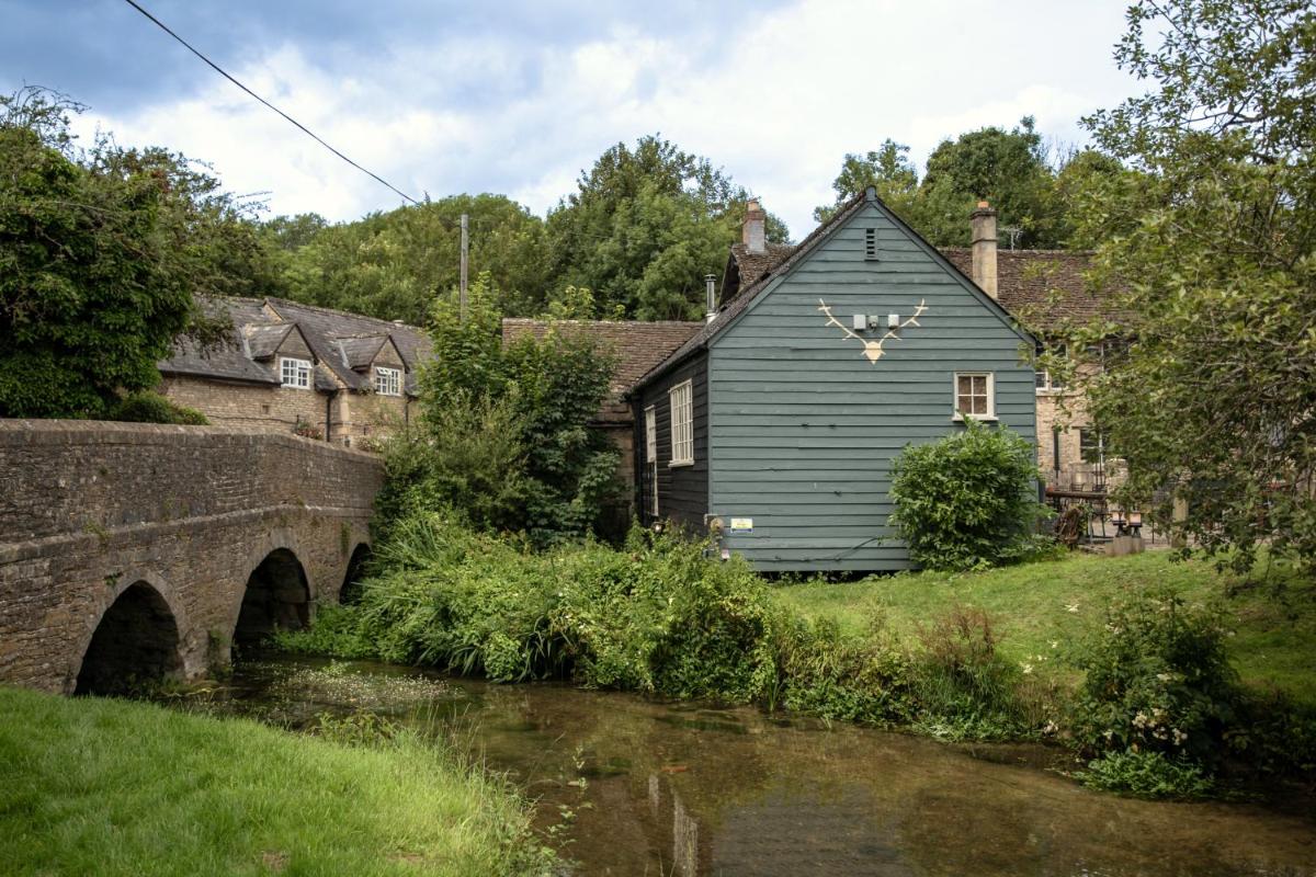 The White Hart Ford - Housity