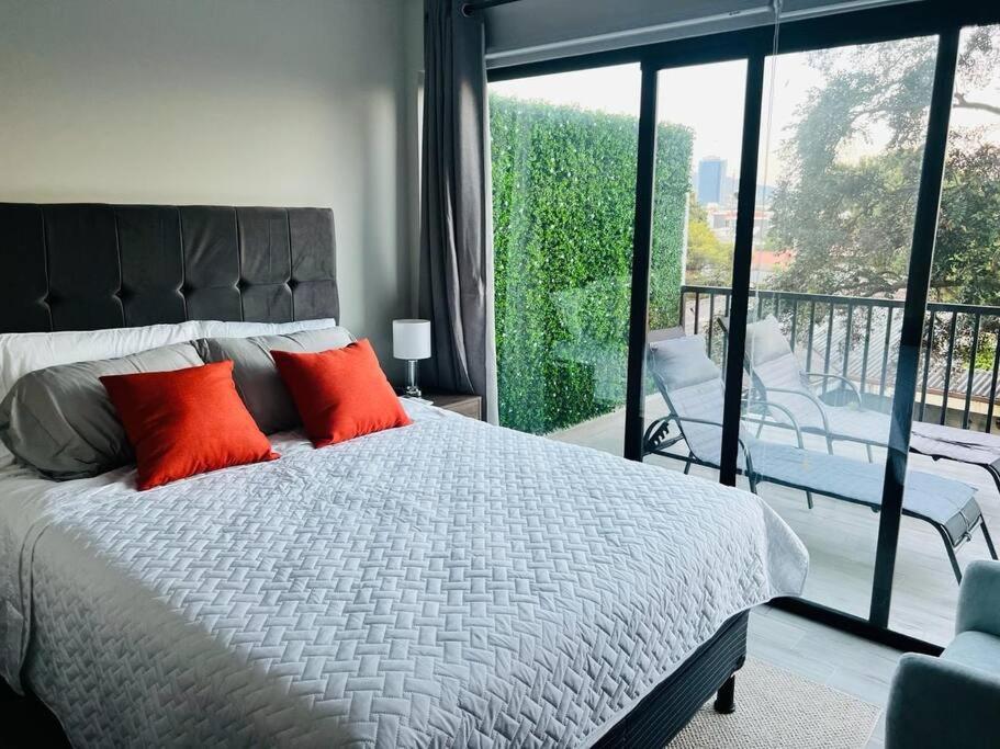 Suitetrails - Elegante y acogedor apartamento en el corazón de San Salvador
