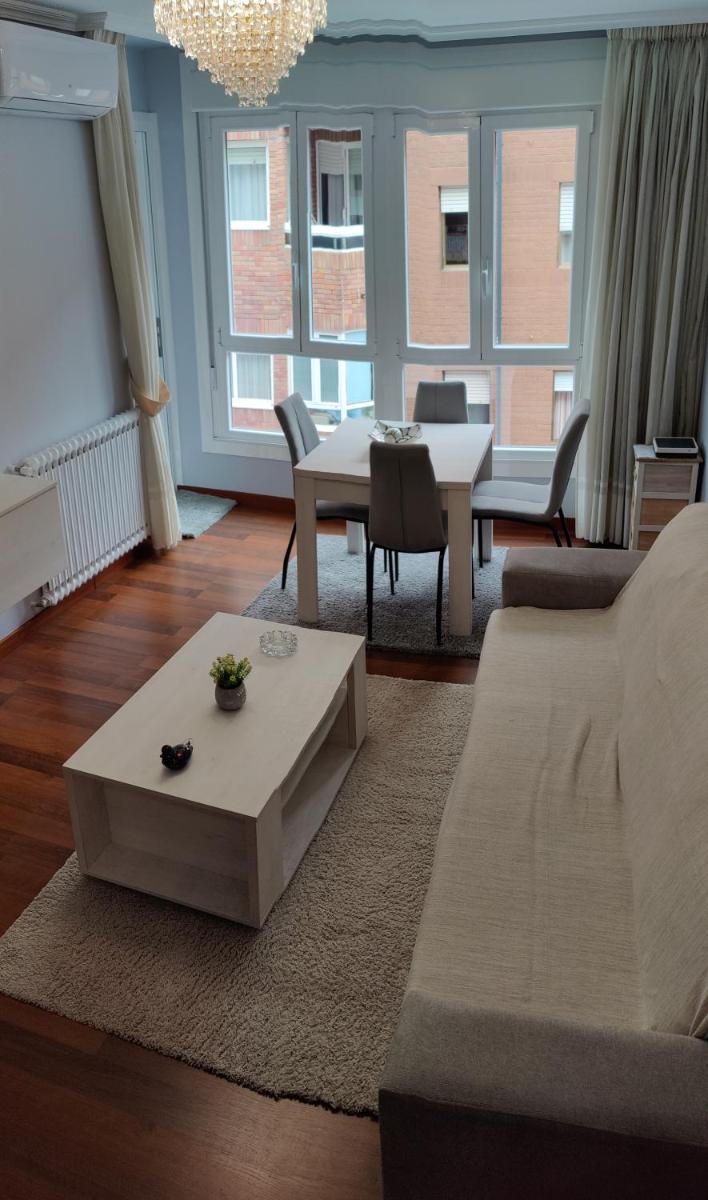 Apartamento Turístico Menéndez Pelayo -Vigo - Housity