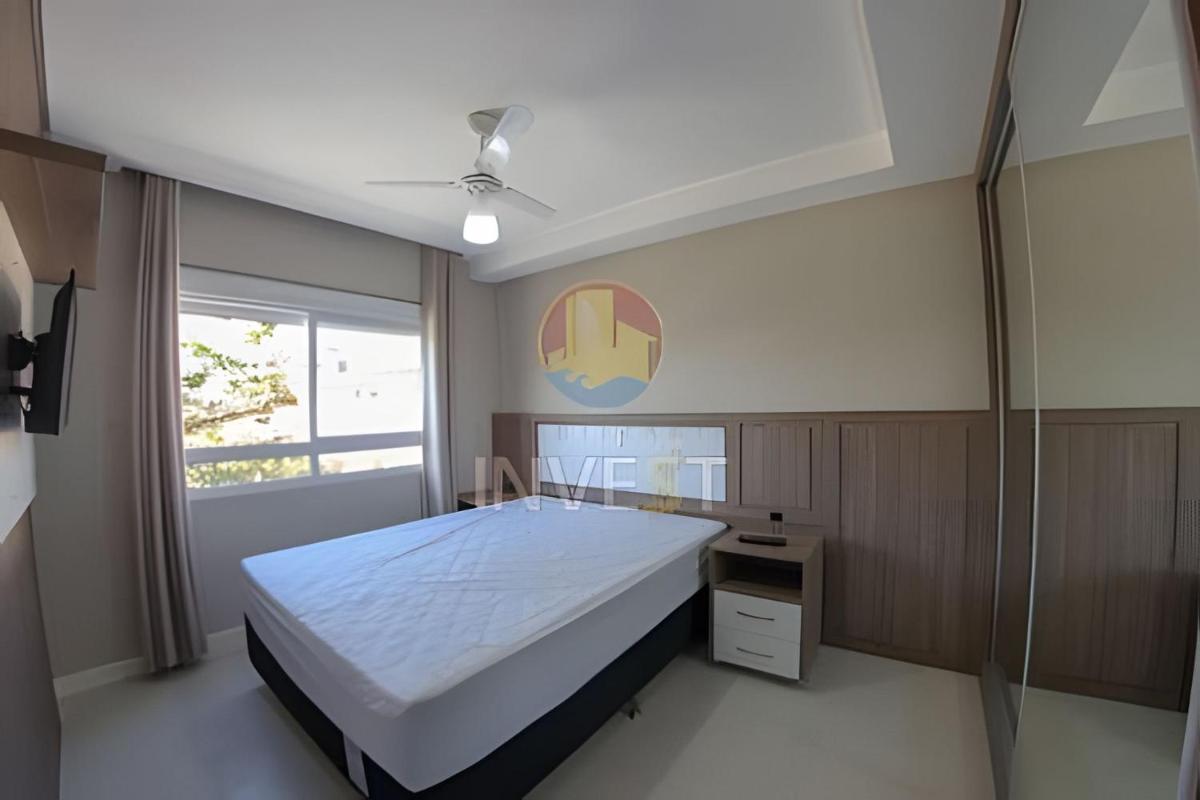 Apartamento beira mar na parte Central de Bombas - Housity