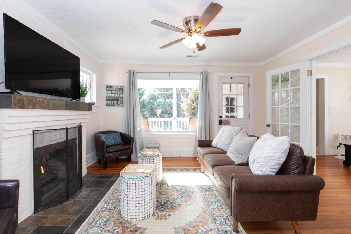 Candyland Cottage - Housity