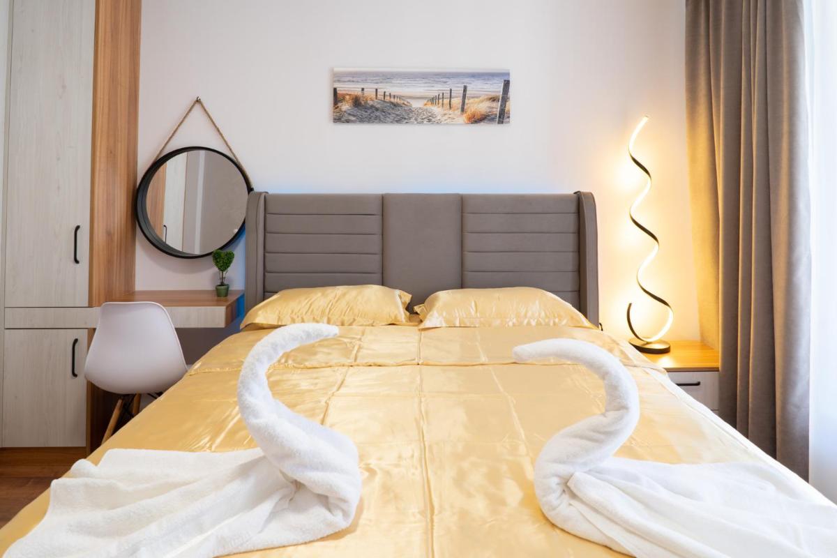 New Modern & Cozy apartment with FREE Private parking and EV charging station - Housity