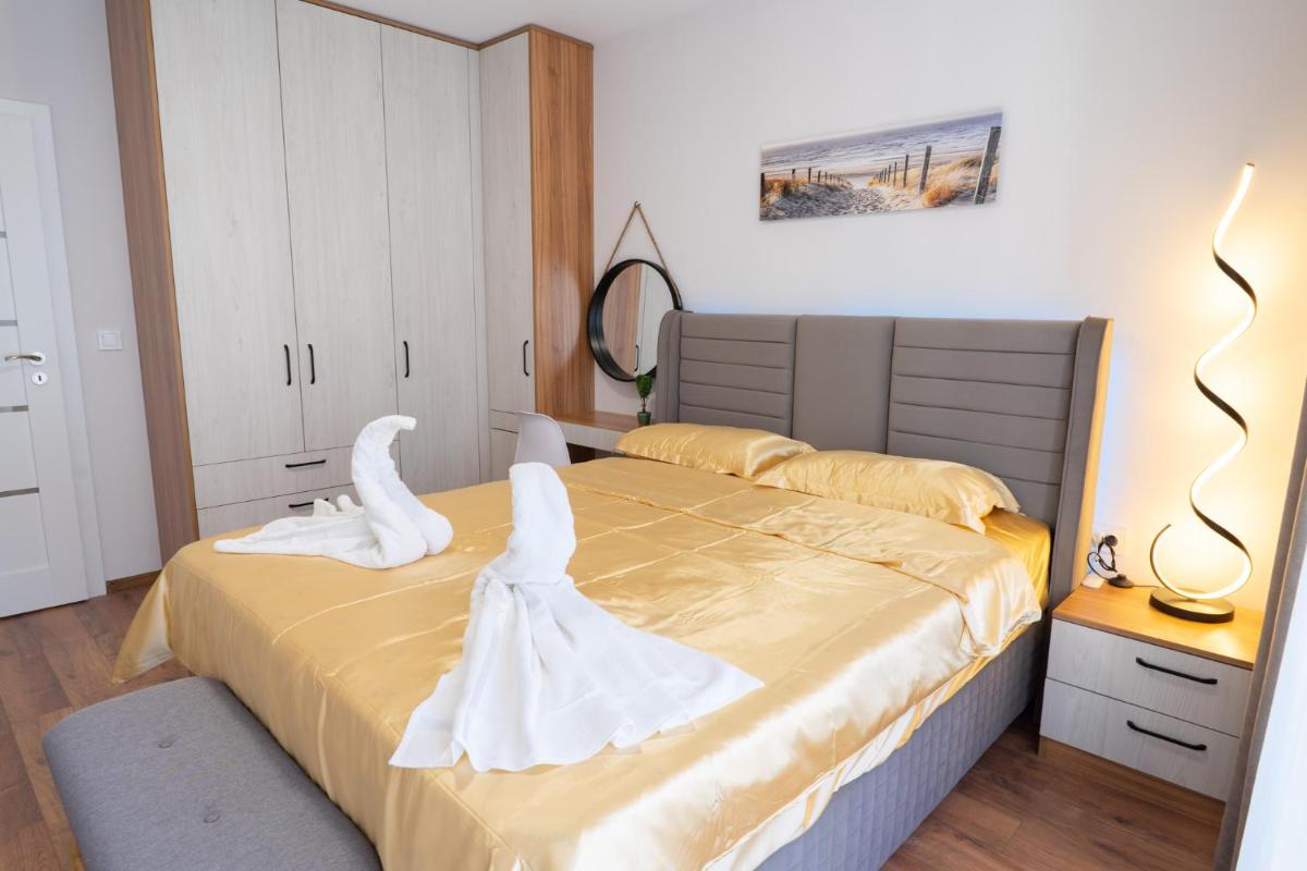 New Modern & Cozy apartment with FREE Private parking and EV charging station - Housity