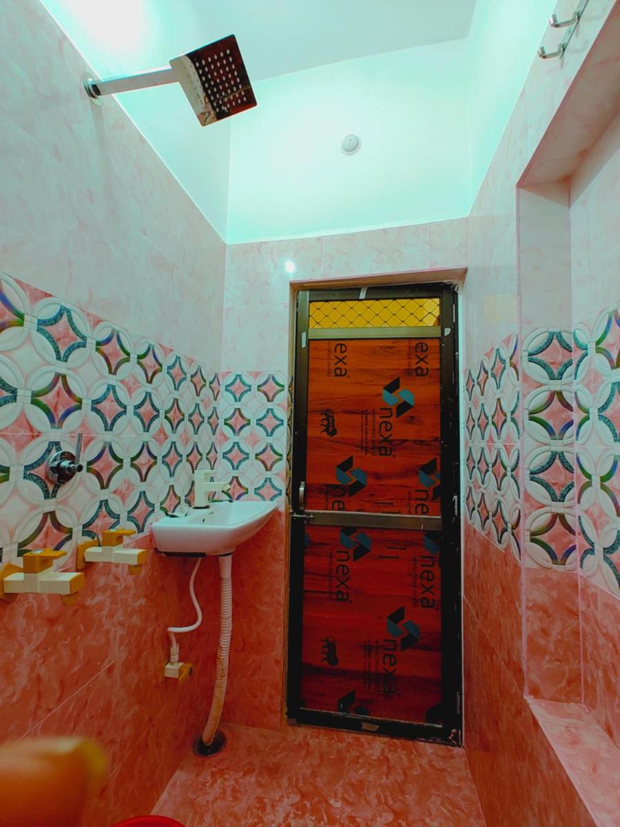 The Akash Guest House 15 Min Walking From Ram Janam Bhumi - Housity