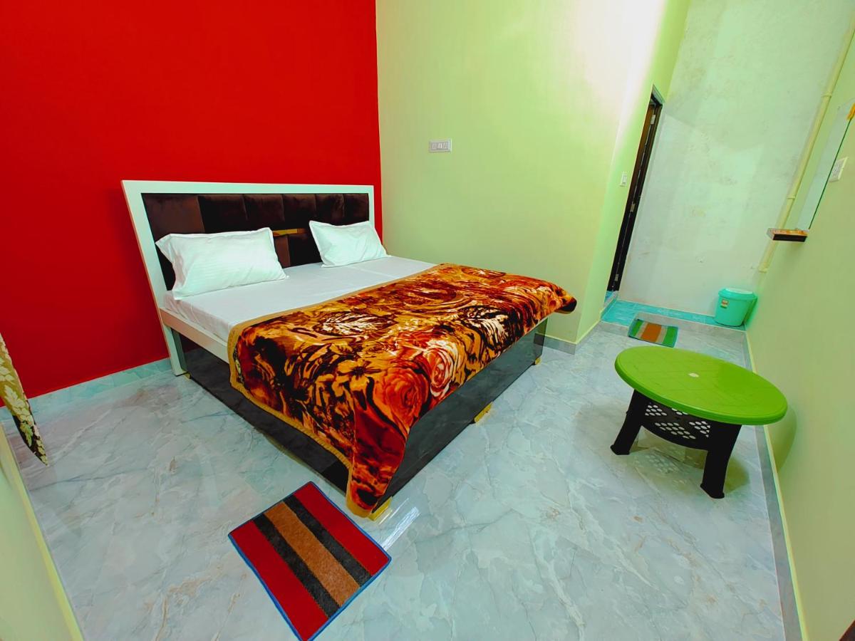The Akash Guest House 15 Min Walking From Ram Janam Bhumi - Housity
