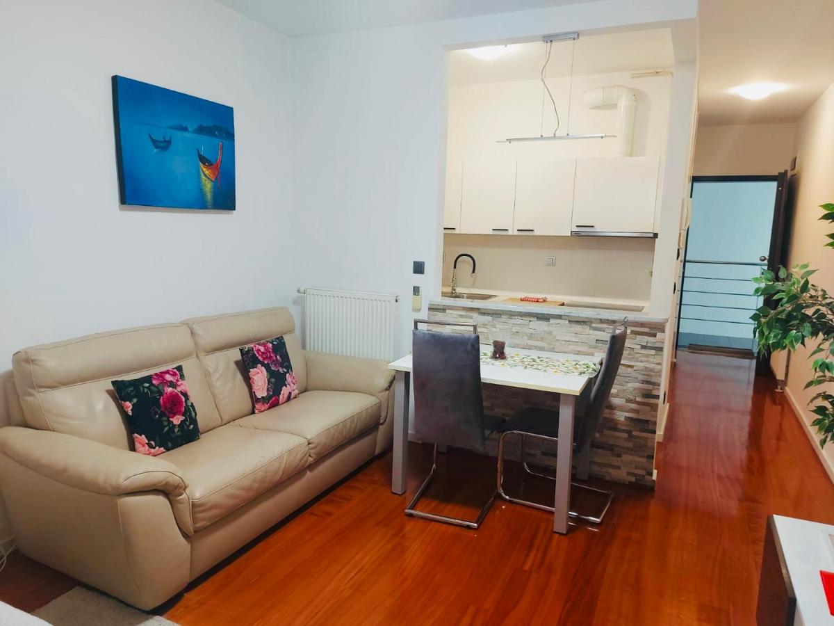 Nova Galerija West App MARY - parking in garage - Housity