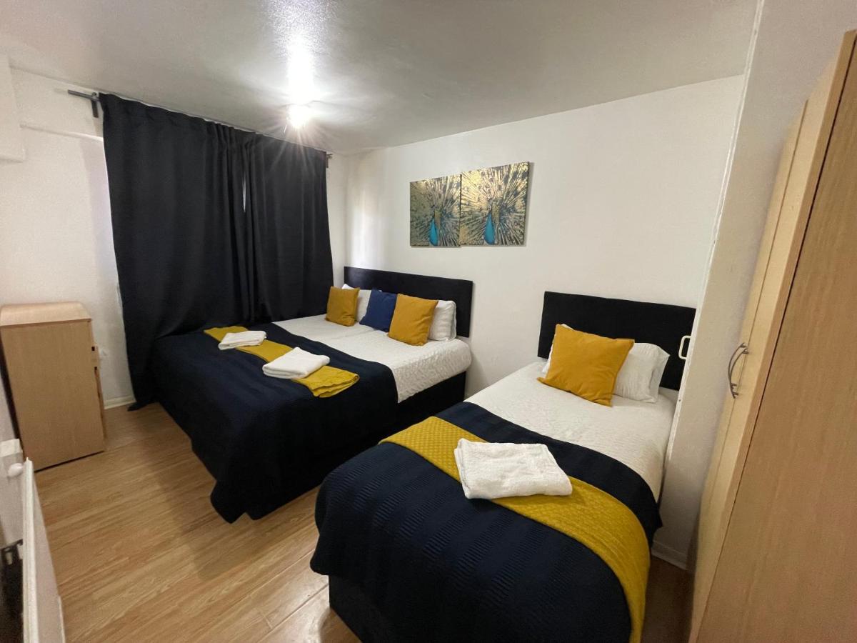 London Stratford 4 Bedrooms Apartment - Housity