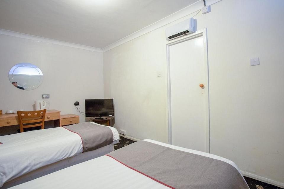 Knowesgate Hotel B&B - Housity