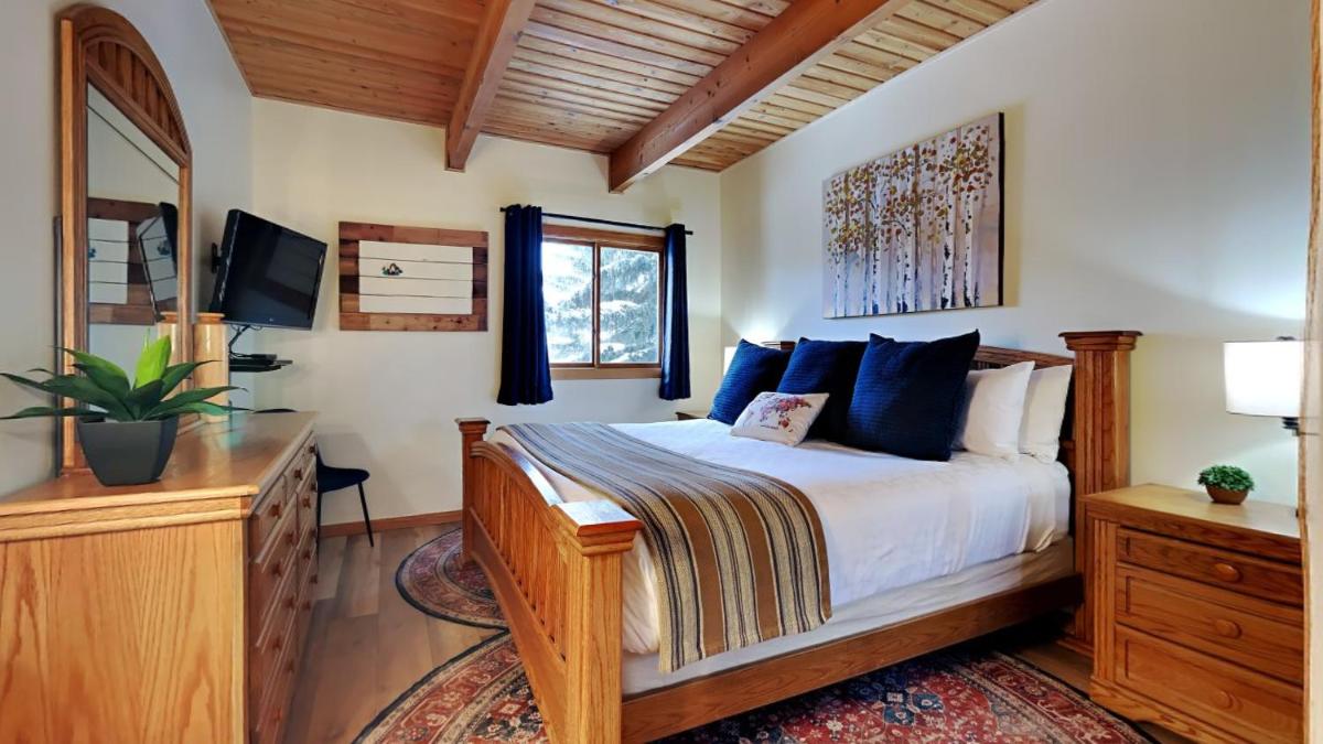 Timberline Condominiums 1 Bedroom Deluxe Unit A2B - Housity
