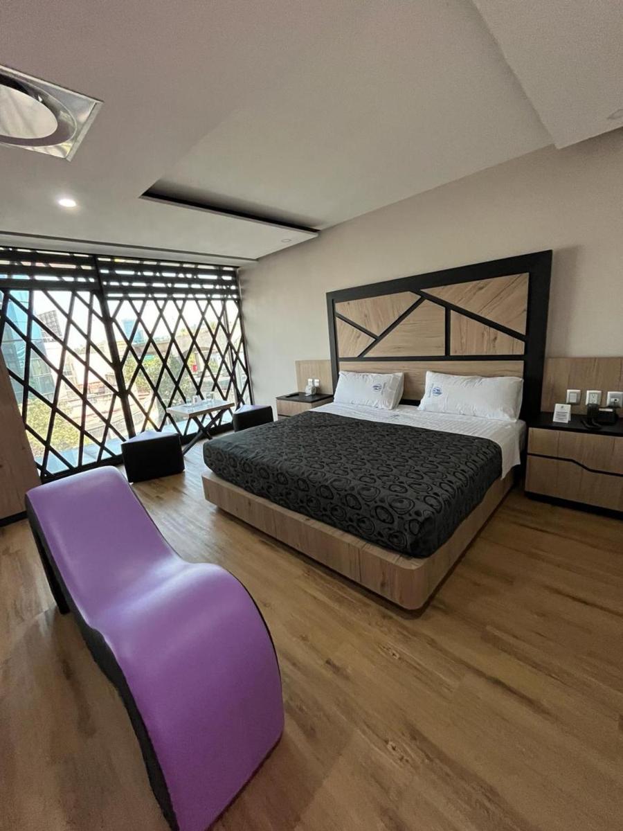 Hotel City Lights - Housity
