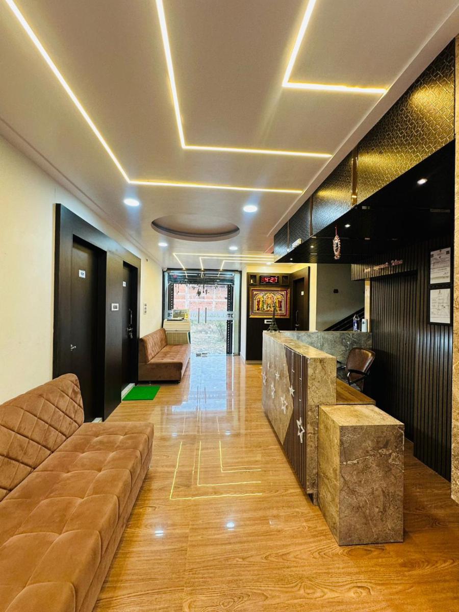 Hotel Jagananath Palace - Housity