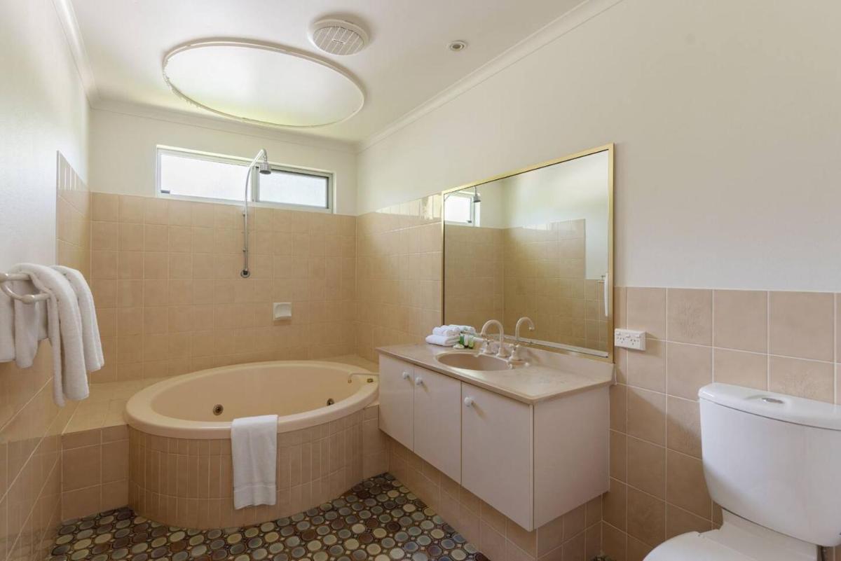 Maple at Paringa Resort: Breezy Beachside Living - Housity