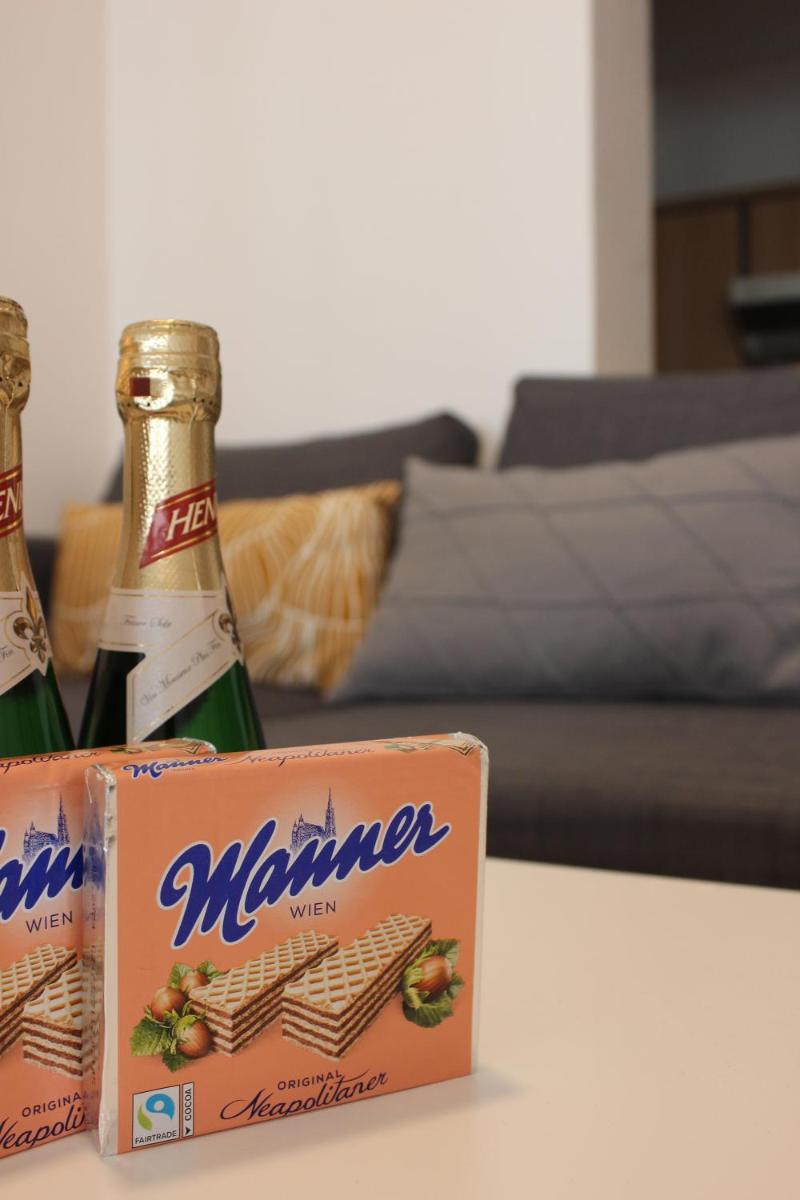 Little City Center Golden Roof - Housity