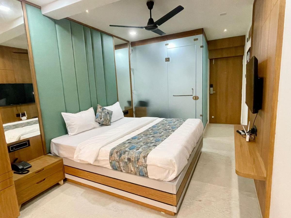 Hotel Royal Elite - Housity