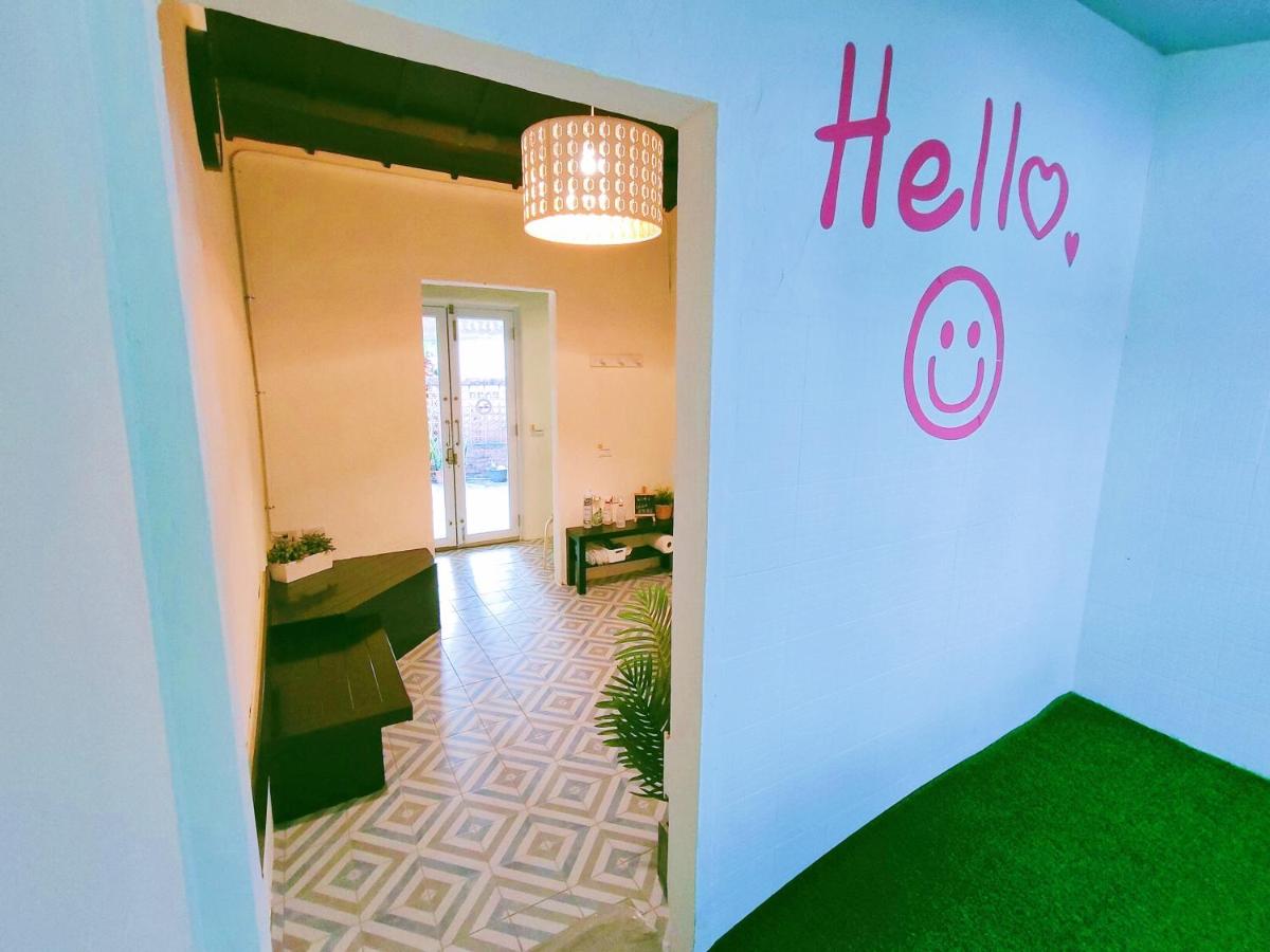 Lucky Star Inn - Housity