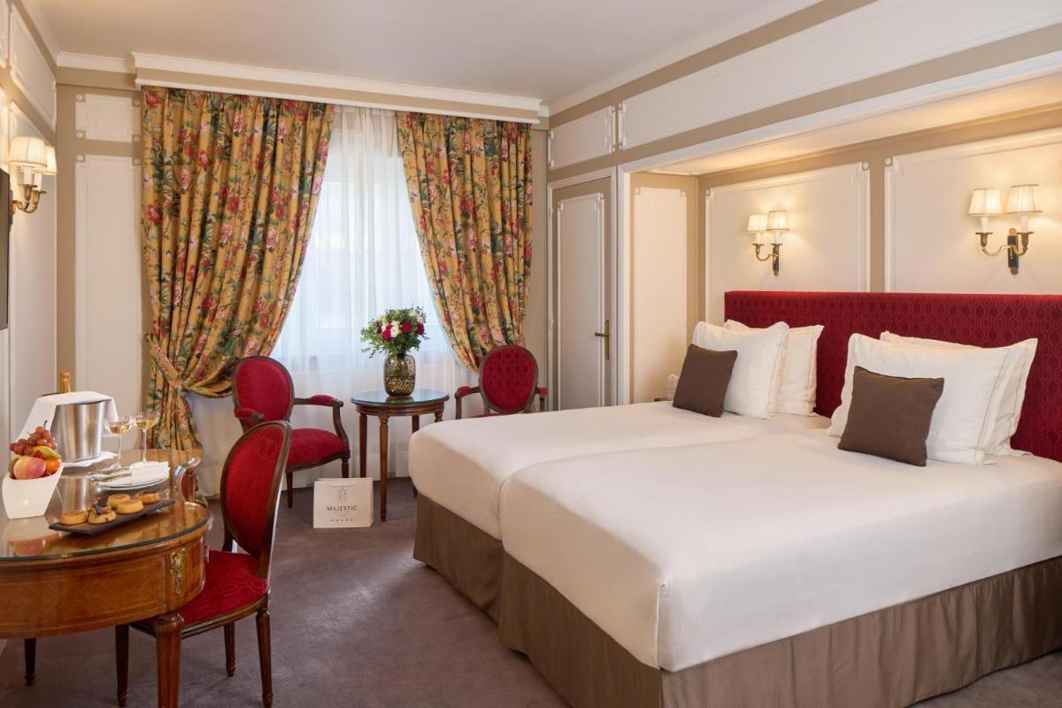 Un ou plusieurs lits dans un hébergement de l'établissement Majestic Hotel Spa - Champs Elysées