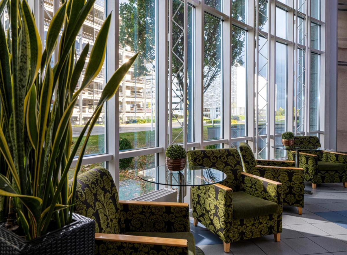 Mövenpick Hotel Nürnberg Airport - Housity
