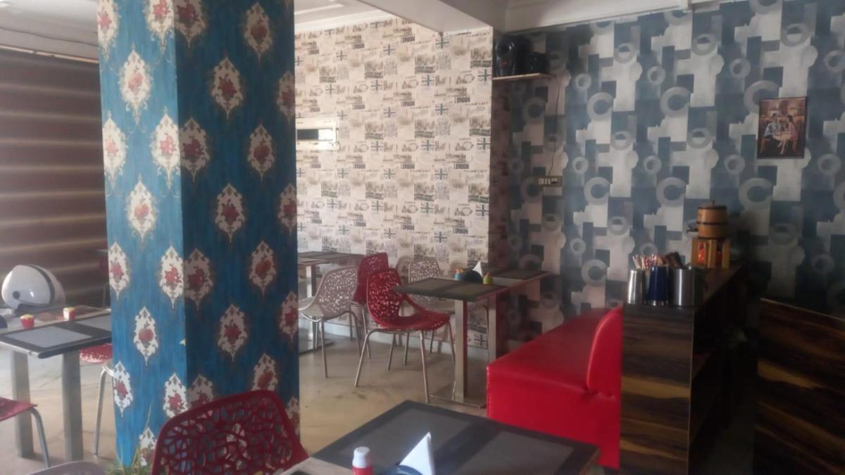 Hotel Monal - Housity