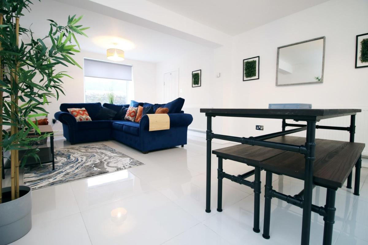 Alma Cottage by StayStaycations - Housity