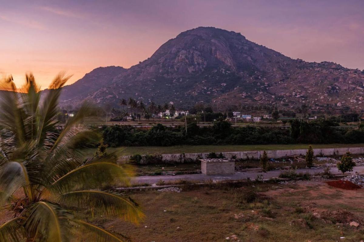 Holiday day home in Nandi skandagiri Hills - Housity