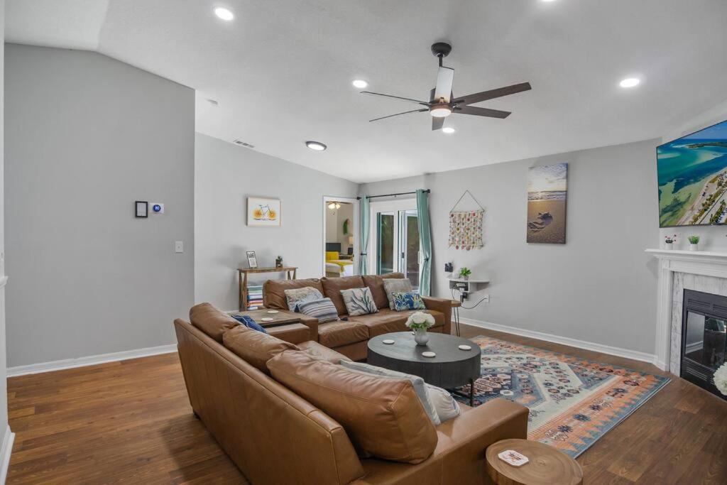 The Cycling Mermaid Palm Harbor, Florida - Bonus Travel Itinerary! - Housity