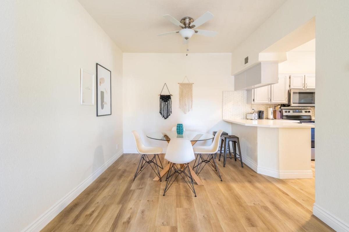 Thousand Oaks 2br near shopping dining bars LAX-1157 - Housity