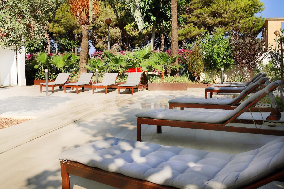 Jardín al aire libre en Hotel Morito