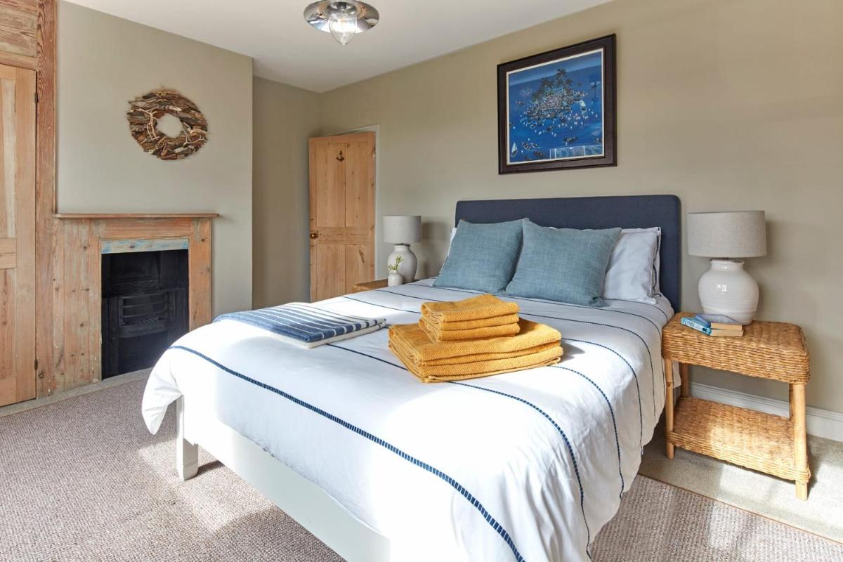 Bosun Cottage - Boutique retreat on the beach - Housity