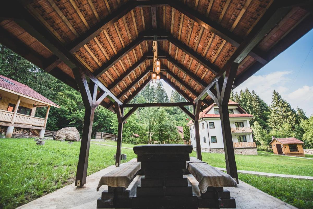 Forest Resort - Housity