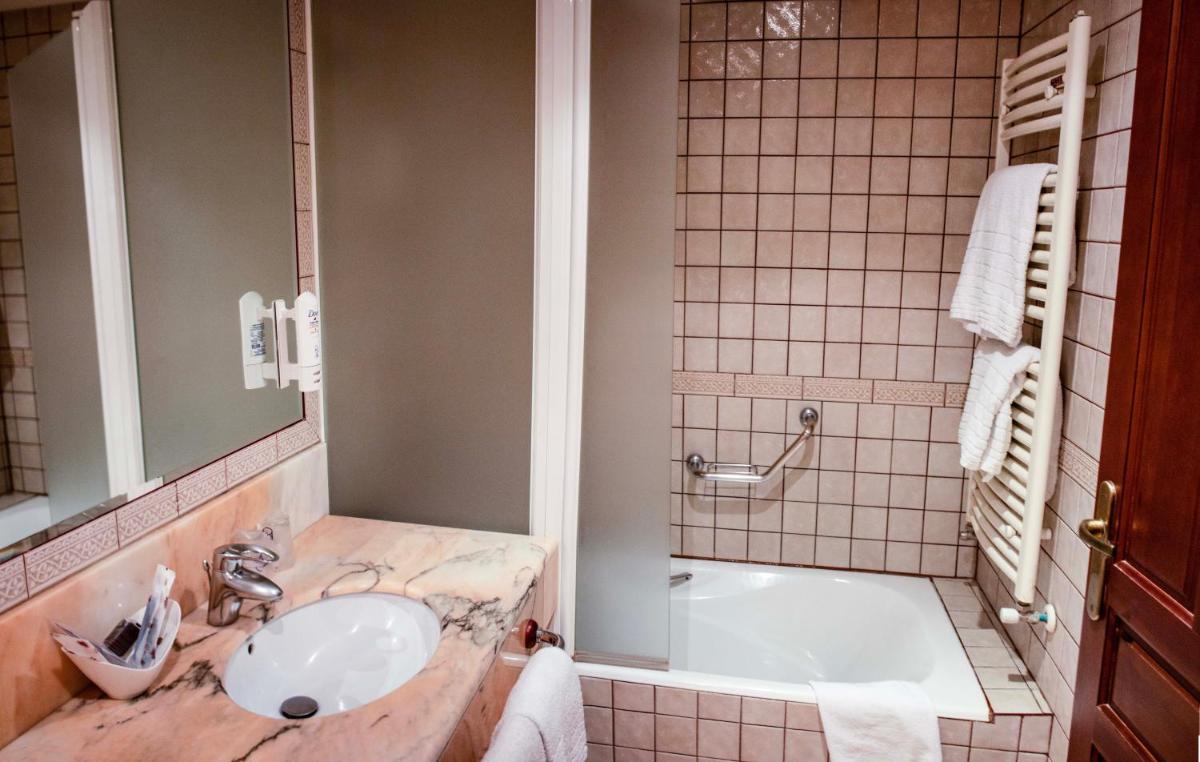 Un baño de Hotel Spa Tudanca Aranda