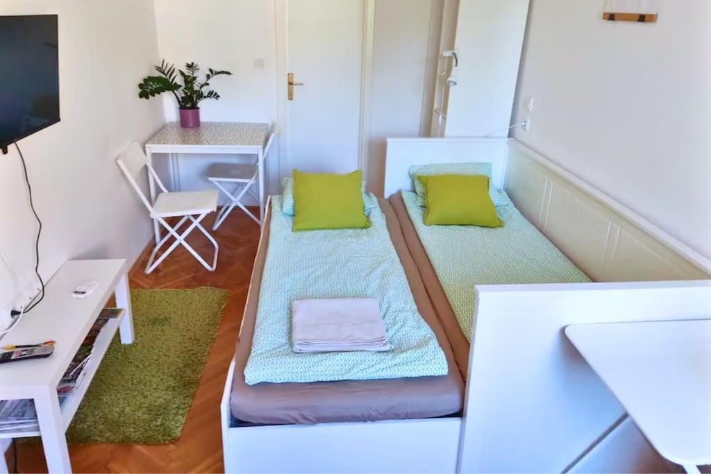 Cozy ensuite room in Zagreb center - Housity