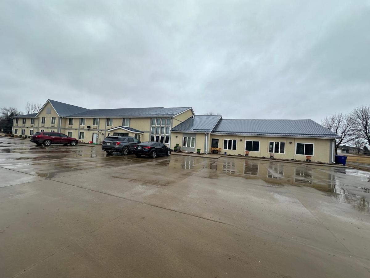 De Smet Super Deluxe Inn & suites - Housity