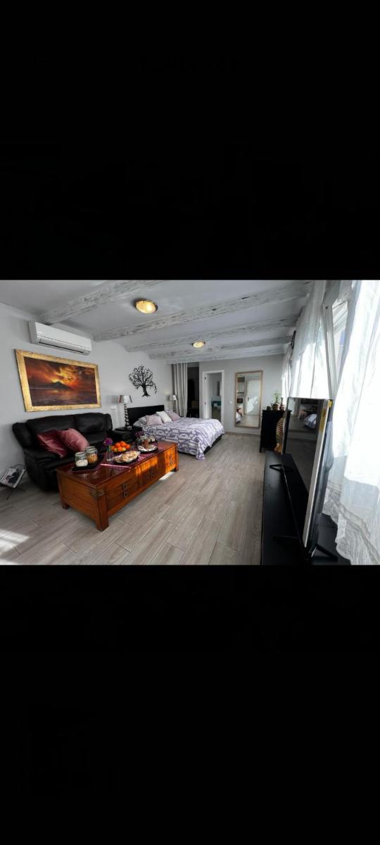 EXCLUSIVO CON PISCINA DE USO PRIVADO, BARBACOA Y LAS MEJORES PLAYAS a 500 METROS - Housity