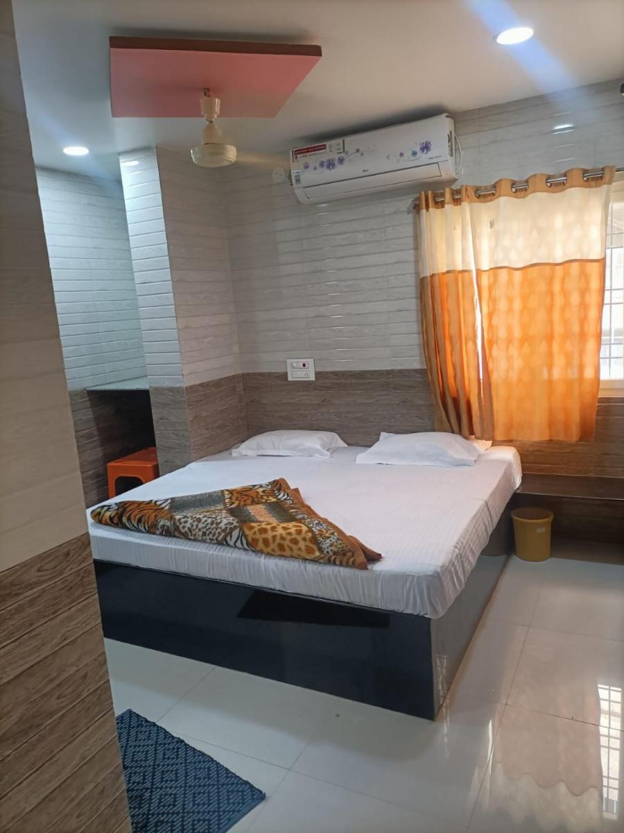 Sri Guru Natha Residency - Housity